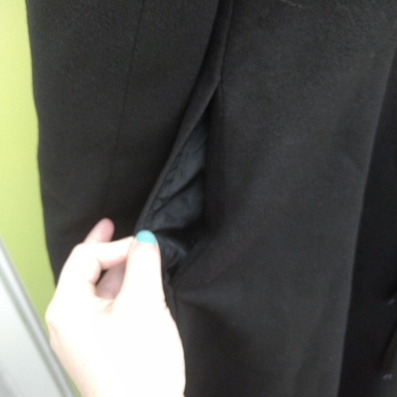 High-low fitted winter coat. - Picture 6 of 6